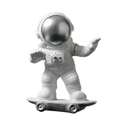 مجسمه مدل فضانورد اسکیت سوار 1