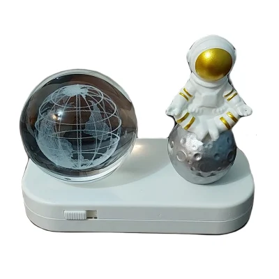 چراغ خواب مدل فضانورد و گوی1